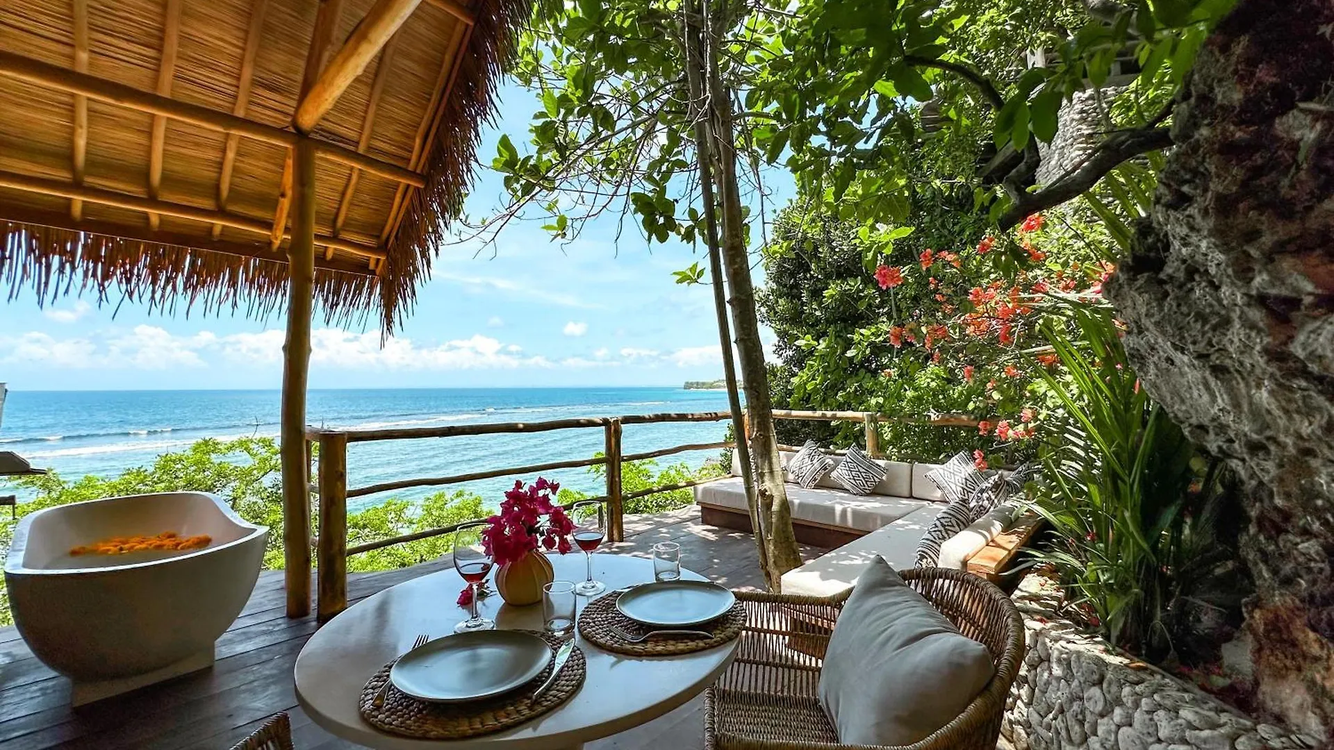 ****  The Korowai Hotel Uluwatu  Indonesia
